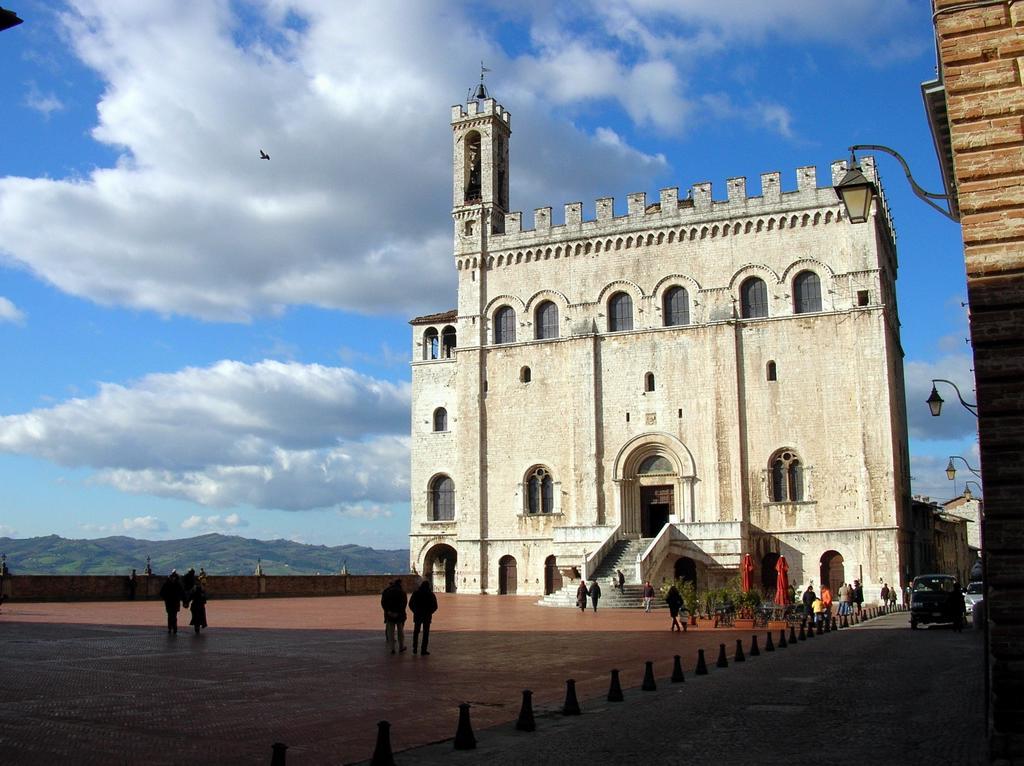 Residenza Le Logge Gubbio Exterior foto